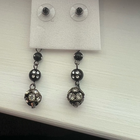 Black Soirée Dangle Drop Fashion Earrings - Picture 11 of 12